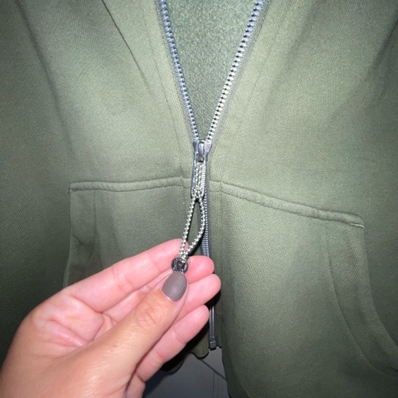 Lulu cropped zip up - Picture 2 of 3
